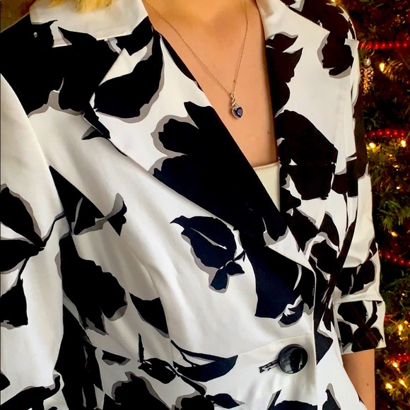 White House Black Market Jacket - Picture 6 of 8